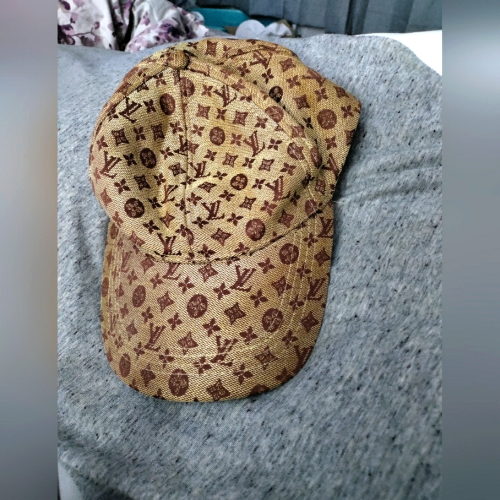 Vintage Louis Vuitton logo cap